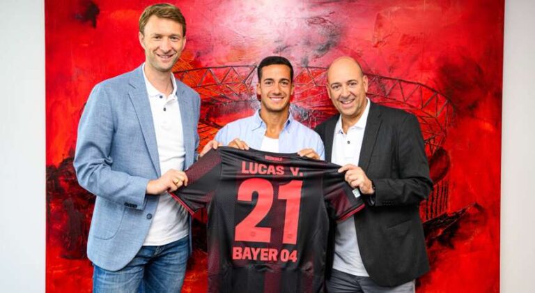 Vertragsunterschrift von Lucas Vazquez am 26.08.2025