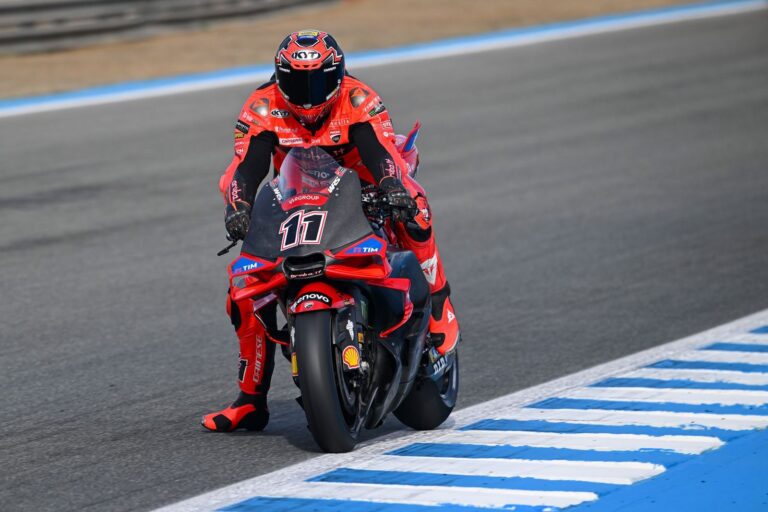 bulega-desmosedici-test-jerez-8-1761848168