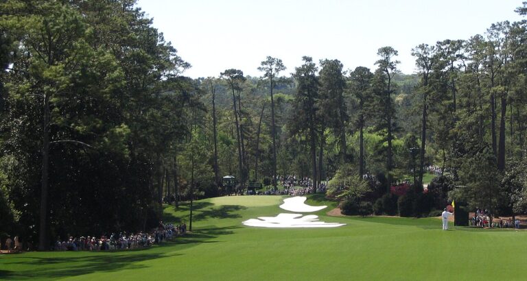 Augusta_National_Golf_Club,_Hole_10_(Camellia)