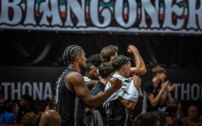 foto esultanza panchina Derthona vs Verona